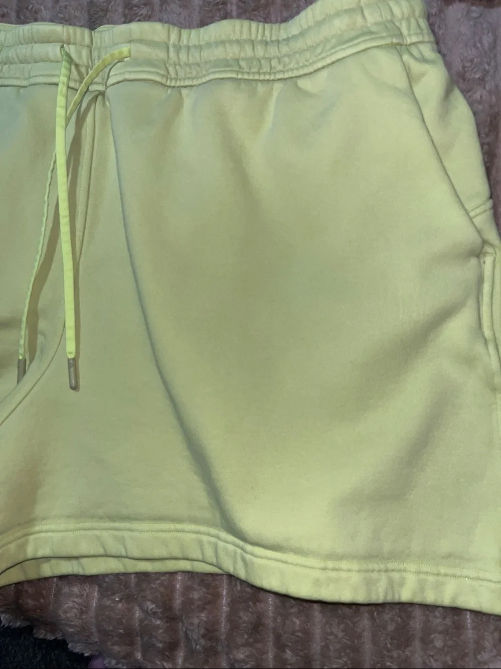 Lululemon Loungeful High-Rise Short 4” Electric Lemon